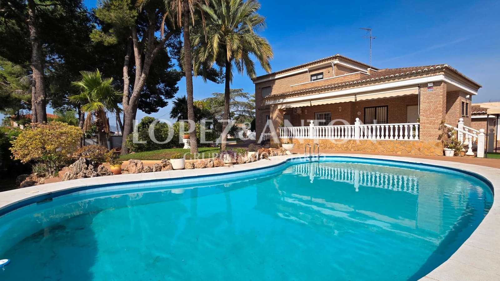 4 soverom Villa til salgs i L'Eliana med svømmebasseng garasje - € 1 100 000 (Ref: 9278508)