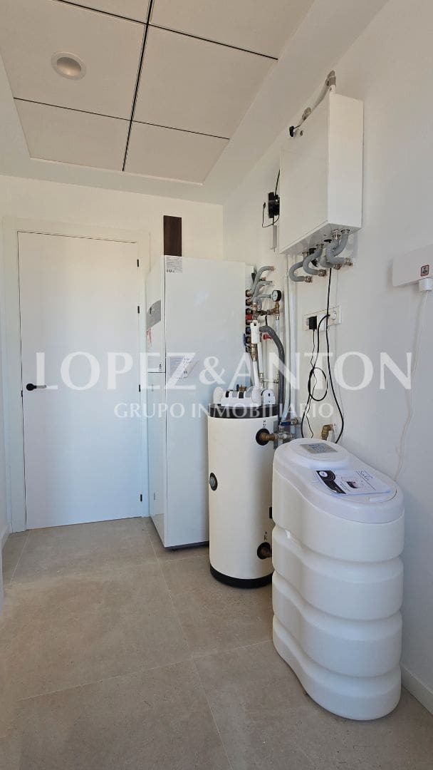 4 bedroom Villa for sale in L'Eliana with pool garage - € 870,000 (Ref: 9287780)