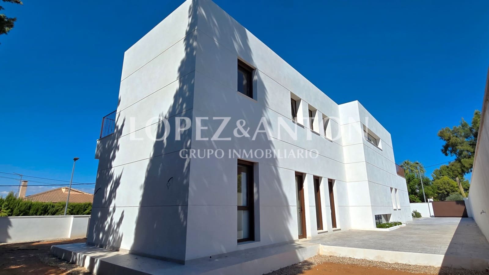 4 bedroom Villa for sale in L'Eliana with pool garage - € 870,000 (Ref: 9287780)