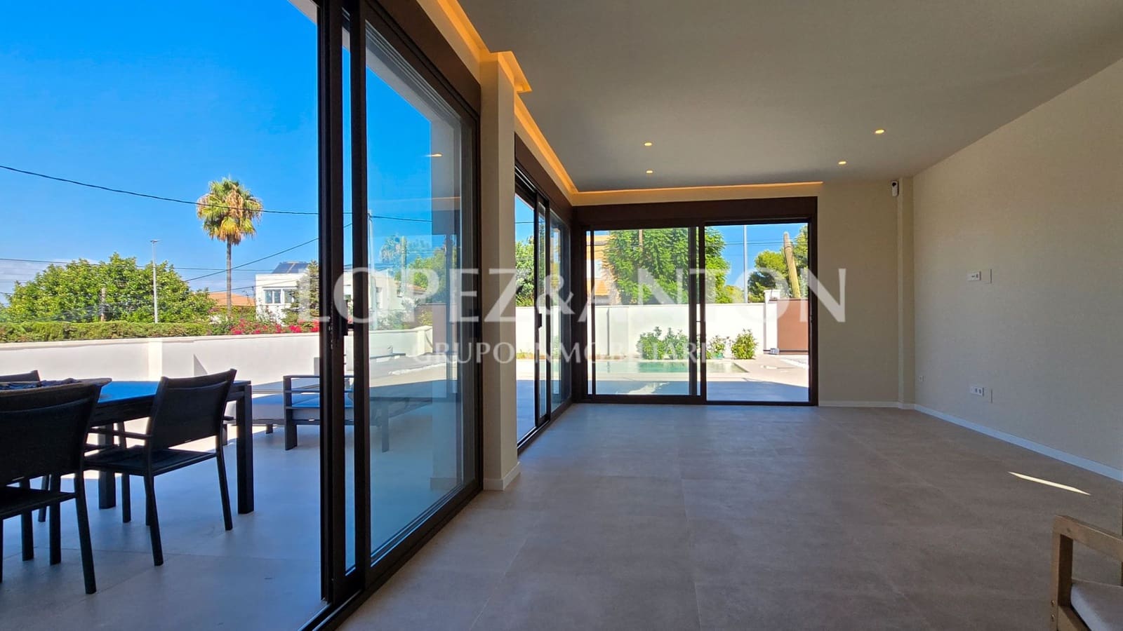 4 bedroom Villa for sale in L'Eliana with pool garage - € 870,000 (Ref: 9287780)