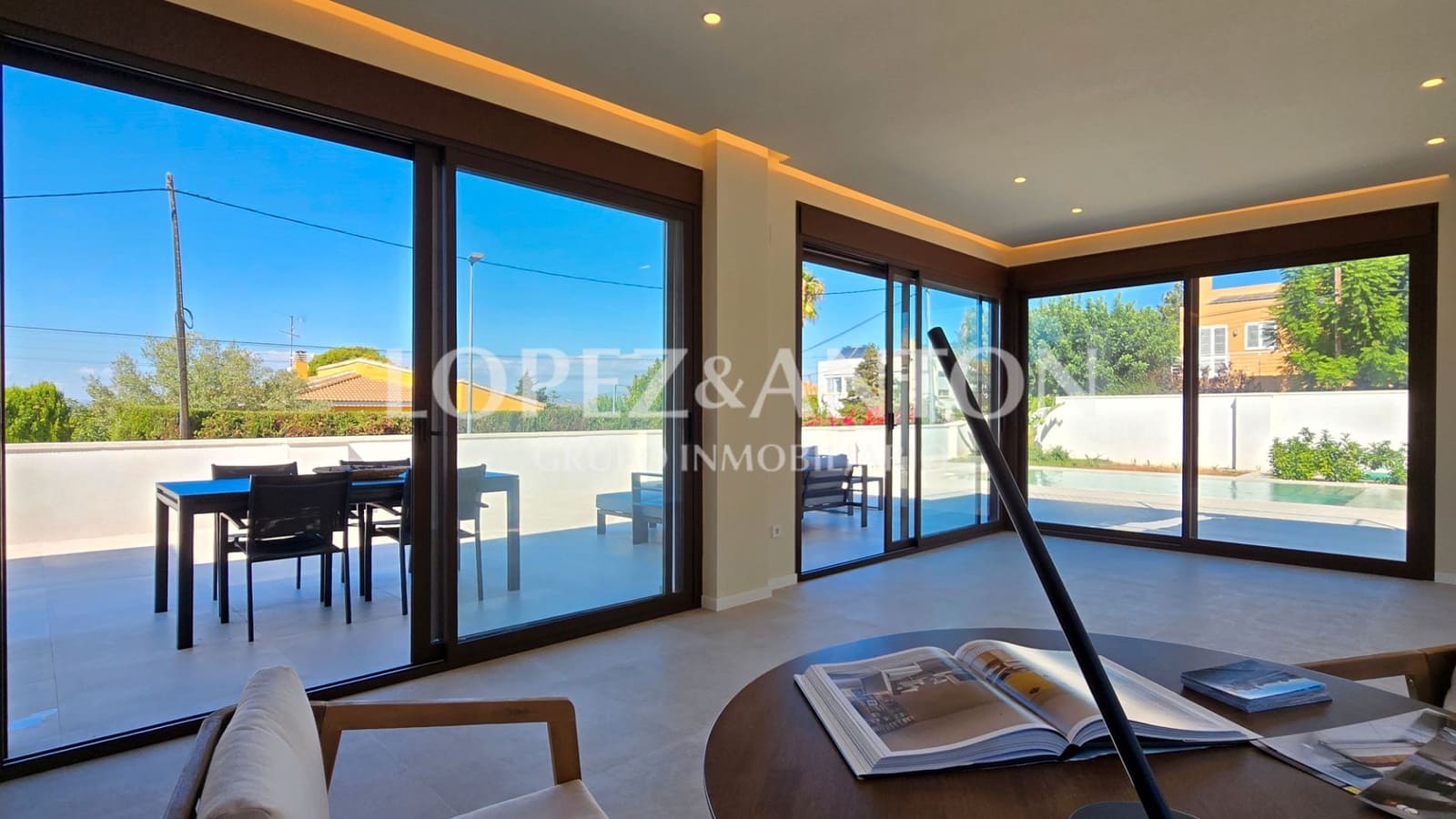 4 bedroom Villa for sale in L'Eliana with pool garage - € 870,000 (Ref: 9287780)