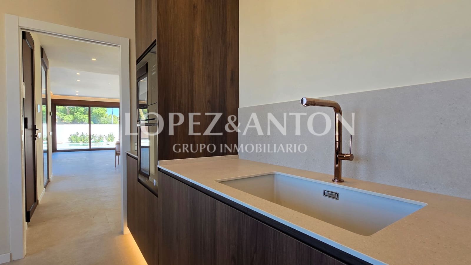 4 bedroom Villa for sale in L'Eliana with pool garage - € 870,000 (Ref: 9287780)