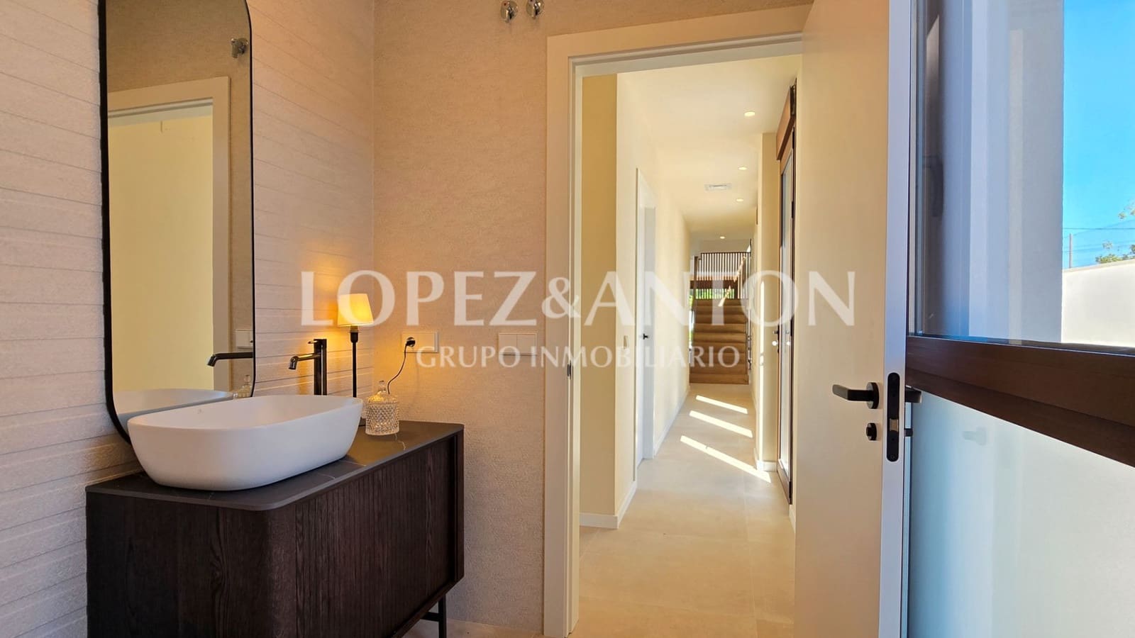 4 bedroom Villa for sale in L'Eliana with pool garage - € 870,000 (Ref: 9287780)