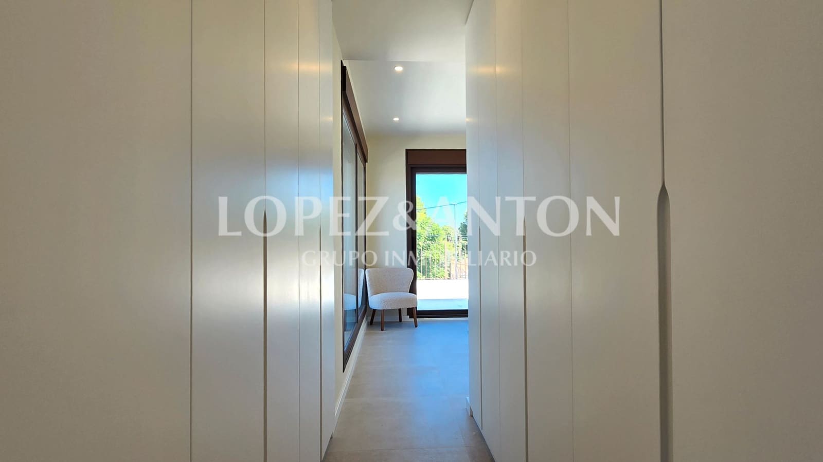 4 bedroom Villa for sale in L'Eliana with pool garage - € 870,000 (Ref: 9287780)