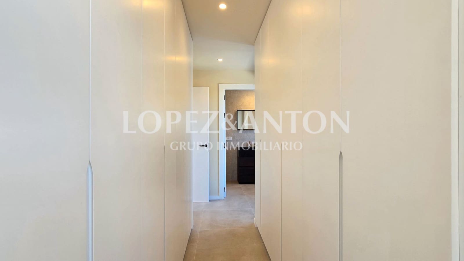 4 bedroom Villa for sale in L'Eliana with pool garage - € 870,000 (Ref: 9287780)