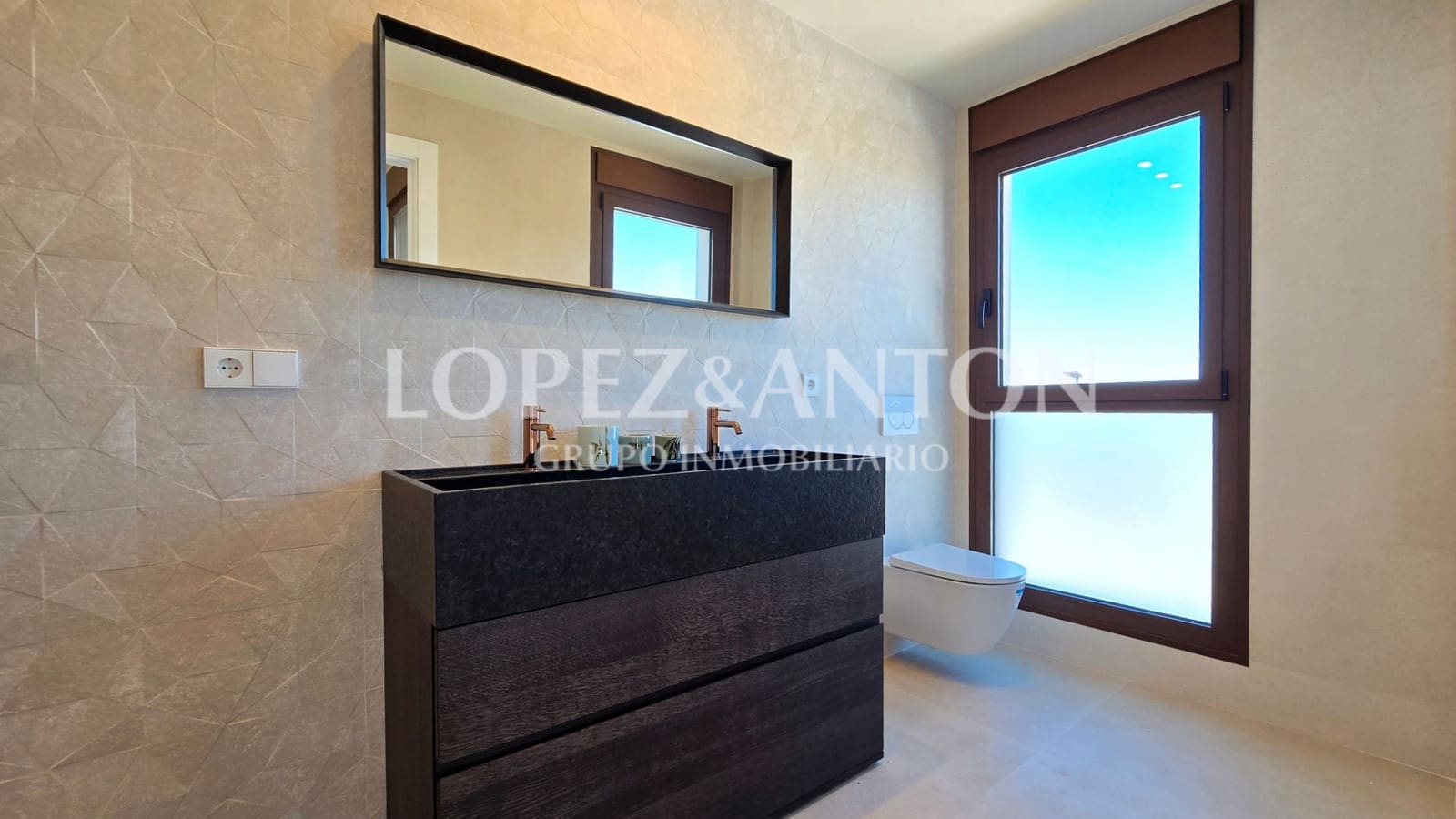 4 bedroom Villa for sale in L'Eliana with pool garage - € 870,000 (Ref: 9287780)