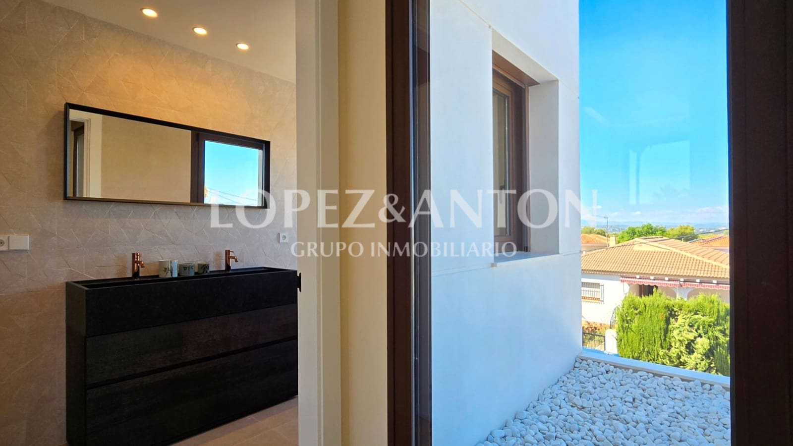 4 bedroom Villa for sale in L'Eliana with pool garage - € 870,000 (Ref: 9287780)