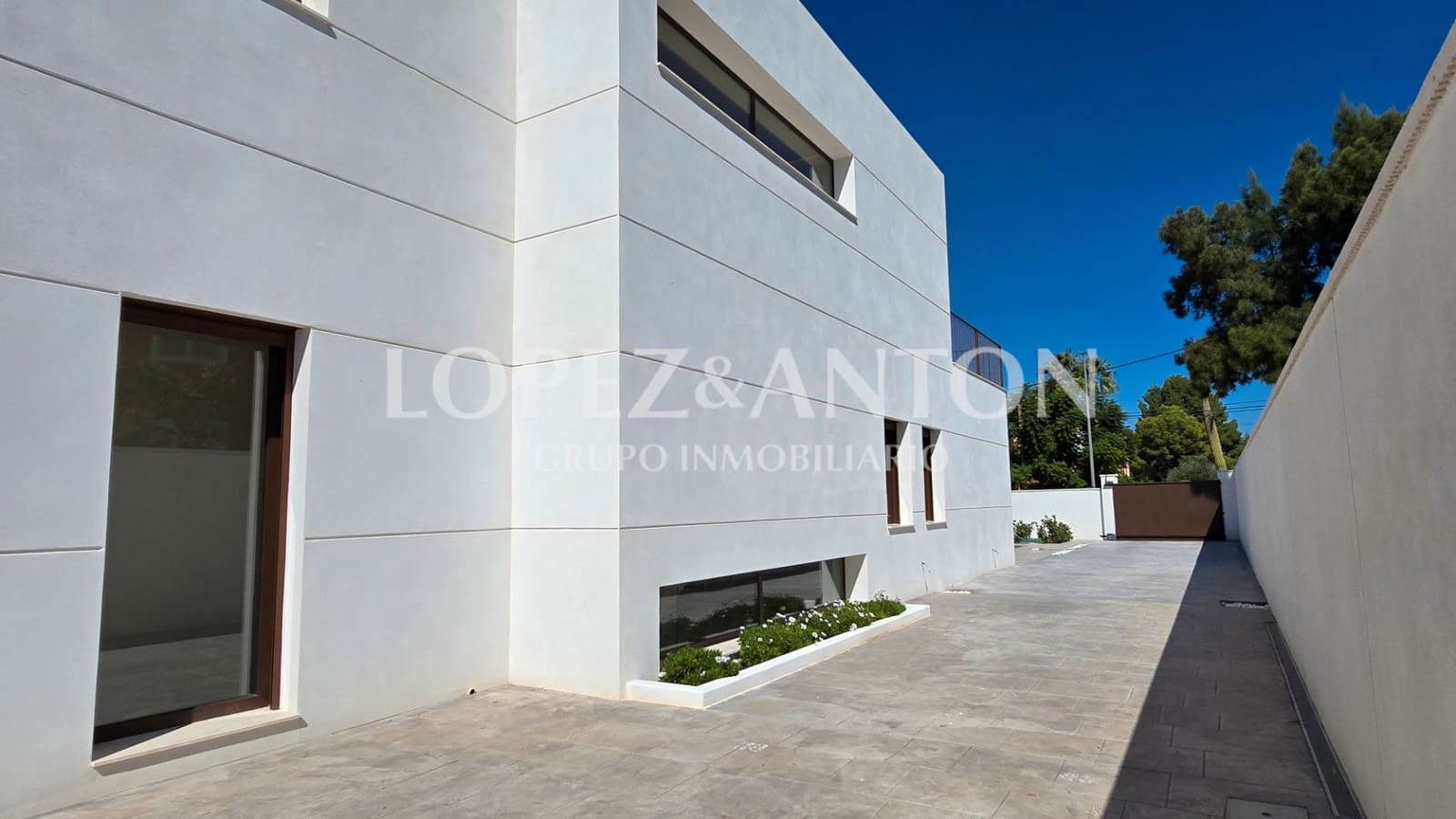 4 bedroom Villa for sale in L'Eliana with pool garage - € 870,000 (Ref: 9287780)