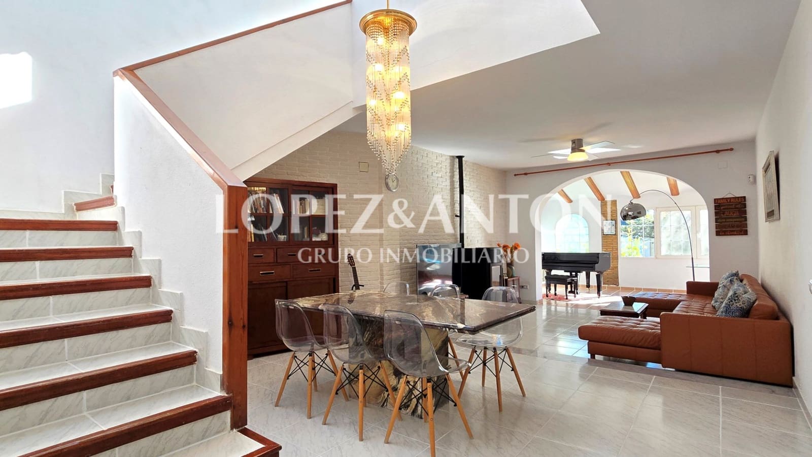 5 soverom Villa til salgs i L'Eliana med svømmebasseng garasje - € 680 000 (Ref: 9362855)