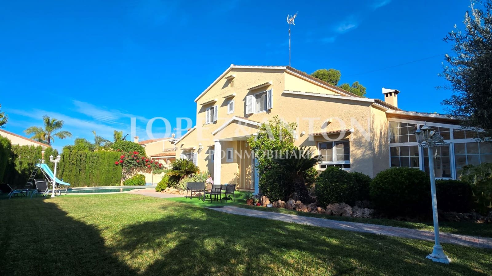 5 soverom Villa til salgs i L'Eliana med svømmebasseng garasje - € 680 000 (Ref: 9362855)