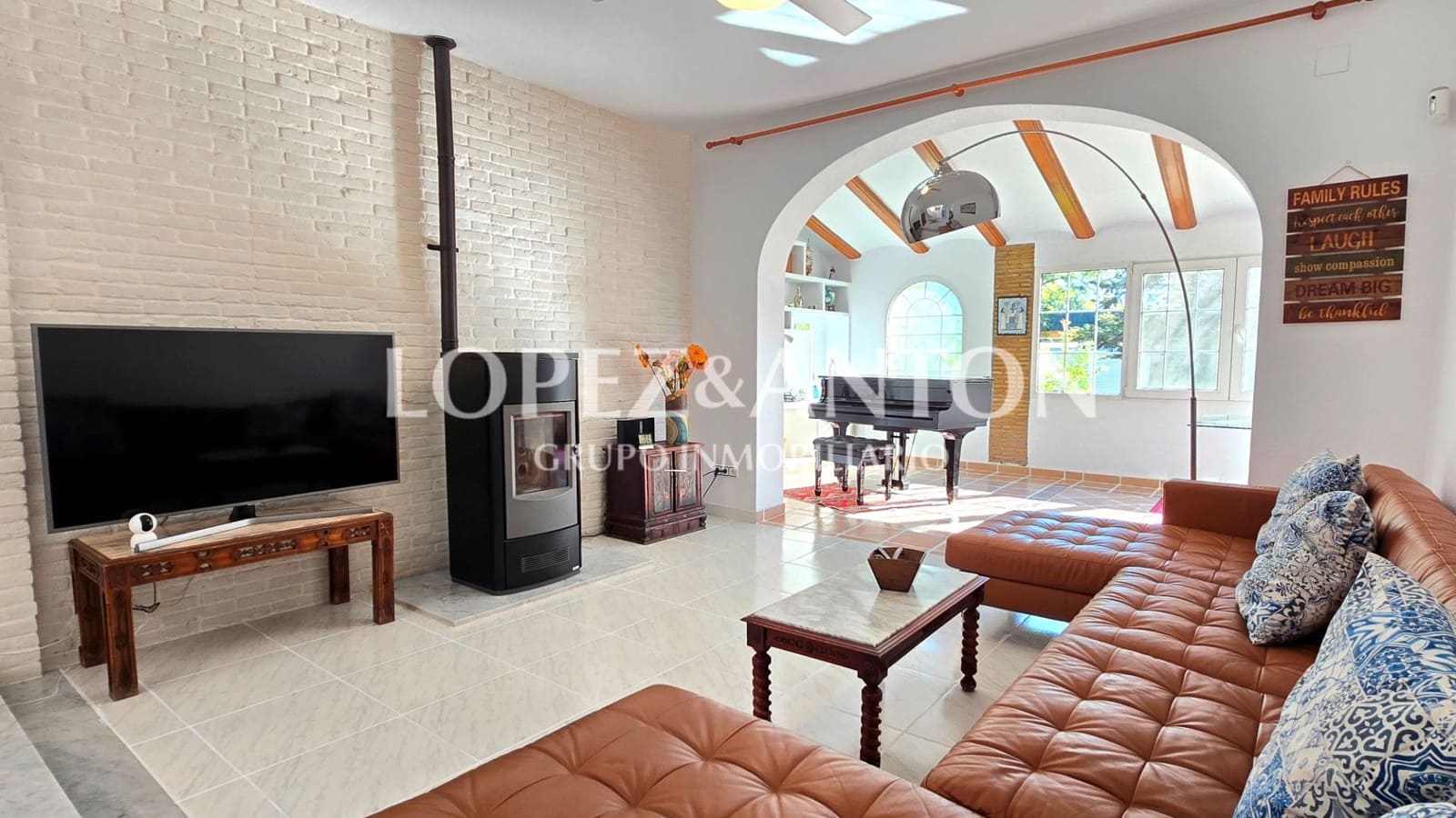 5 soverom Villa til salgs i L'Eliana med svømmebasseng garasje - € 680 000 (Ref: 9362855)