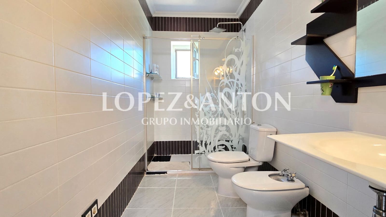 5 soverom Villa til salgs i L'Eliana med svømmebasseng garasje - € 680 000 (Ref: 9362855)