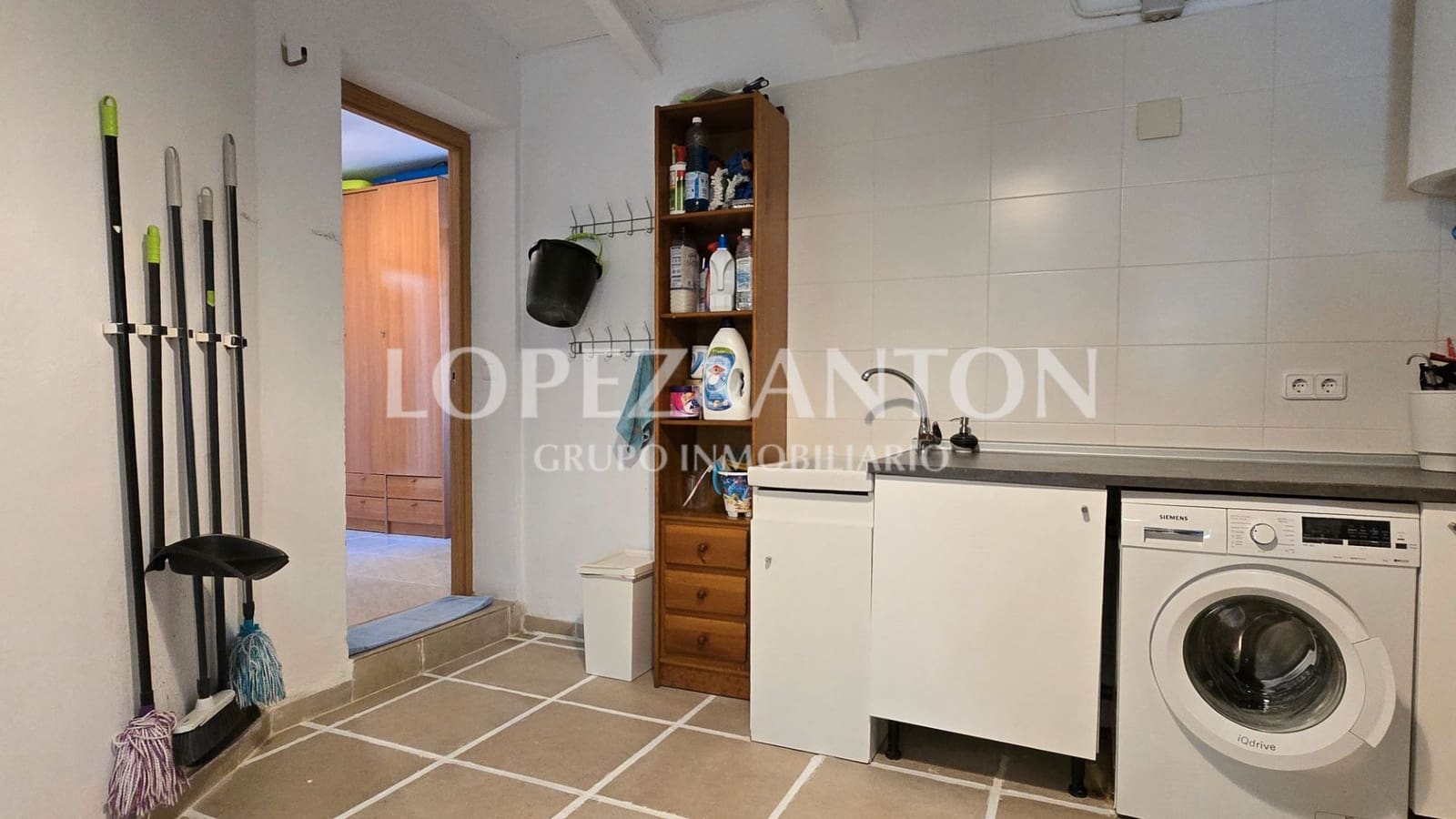 5 soverom Villa til salgs i L'Eliana med svømmebasseng garasje - € 680 000 (Ref: 9362855)