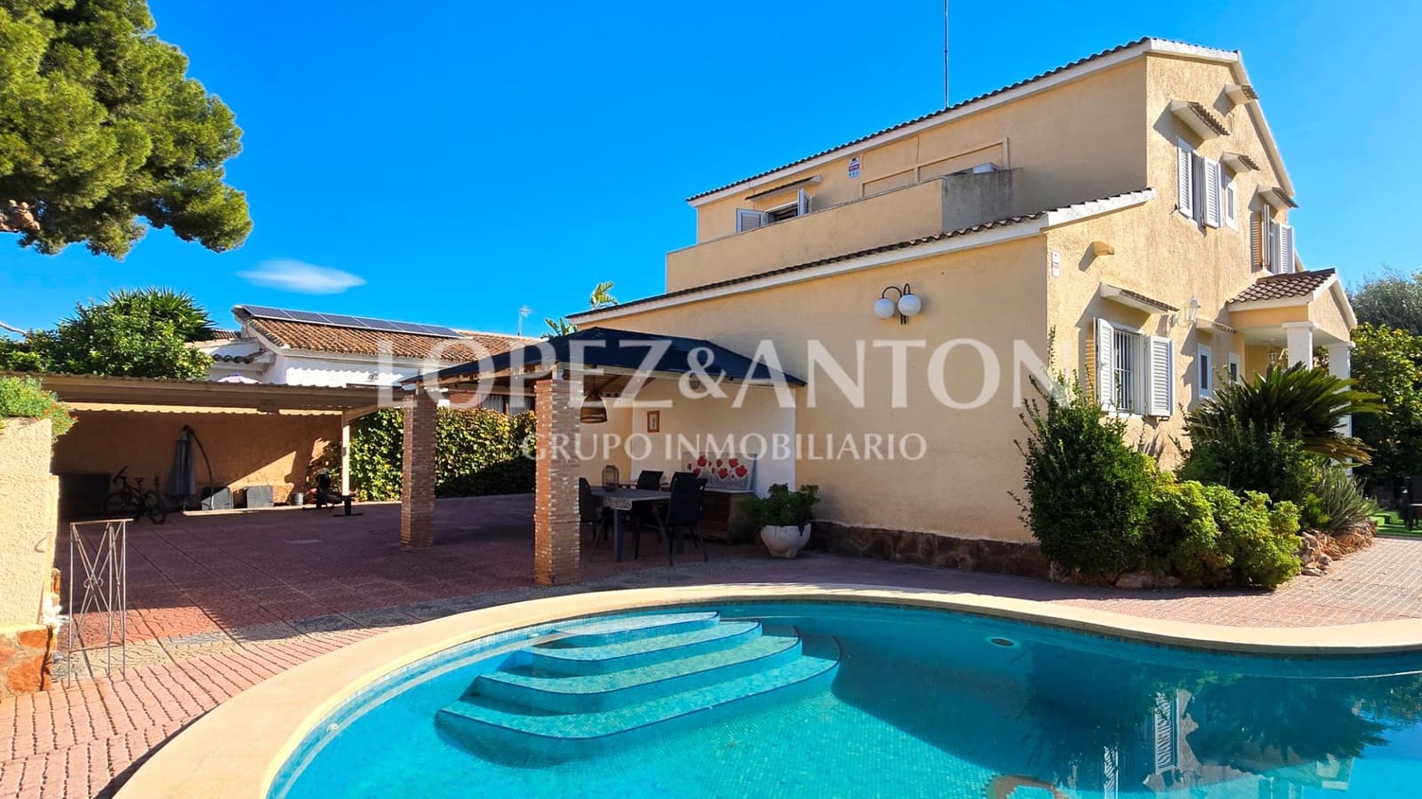 5 soverom Villa til salgs i L'Eliana med svømmebasseng garasje - € 680 000 (Ref: 9362855)