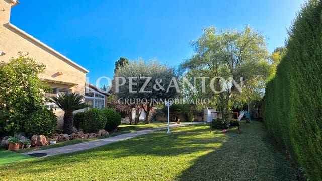 5 soverom Villa til salgs i L'Eliana med svømmebasseng garasje - € 680 000 (Ref: 9362855)