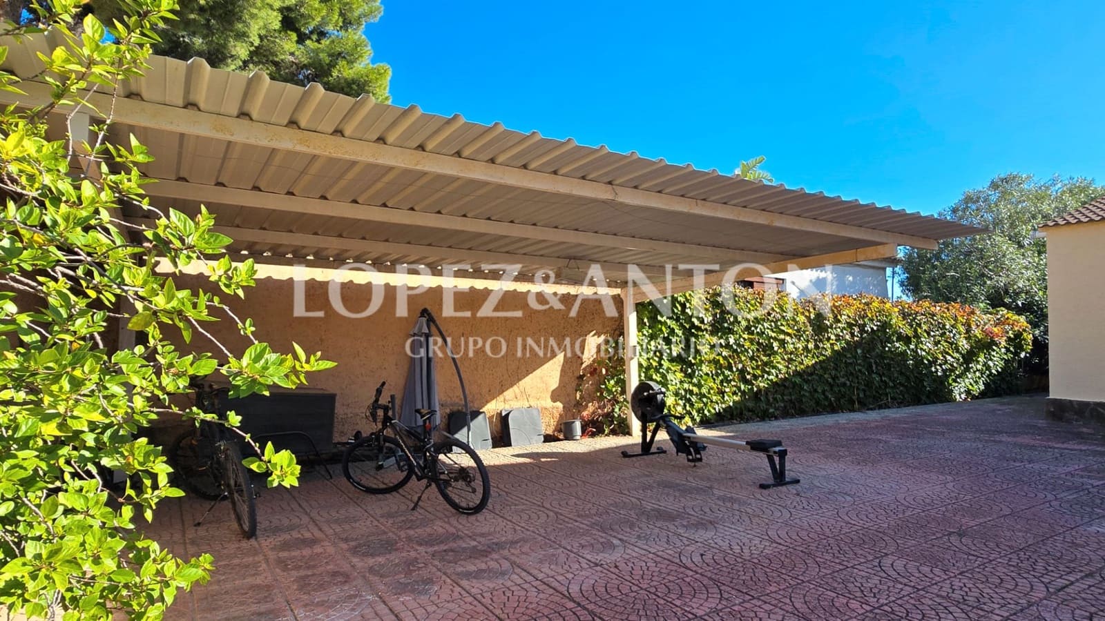 5 soverom Villa til salgs i L'Eliana med svømmebasseng garasje - € 680 000 (Ref: 9362855)