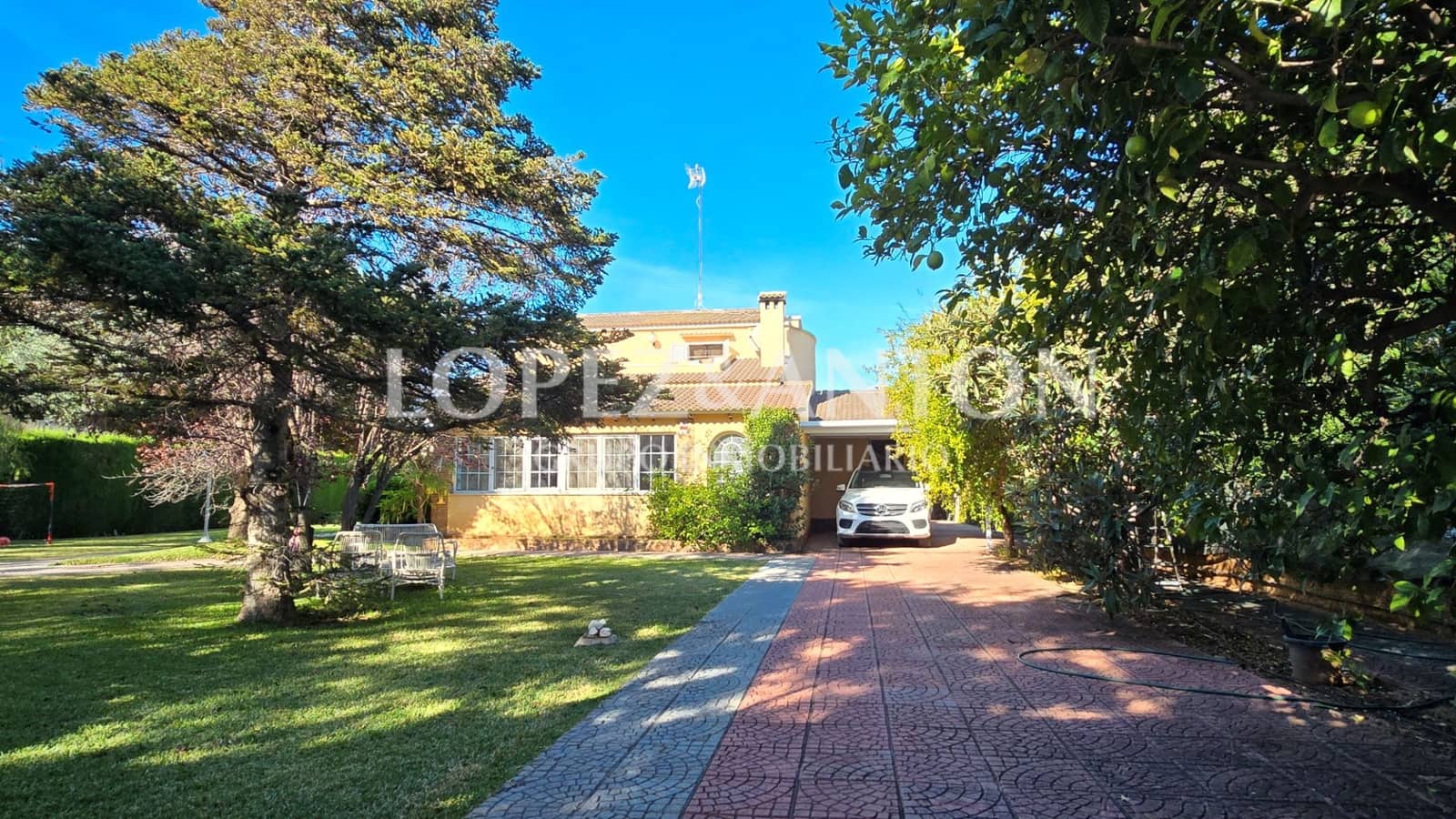 5 soverom Villa til salgs i L'Eliana med svømmebasseng garasje - € 680 000 (Ref: 9362855)