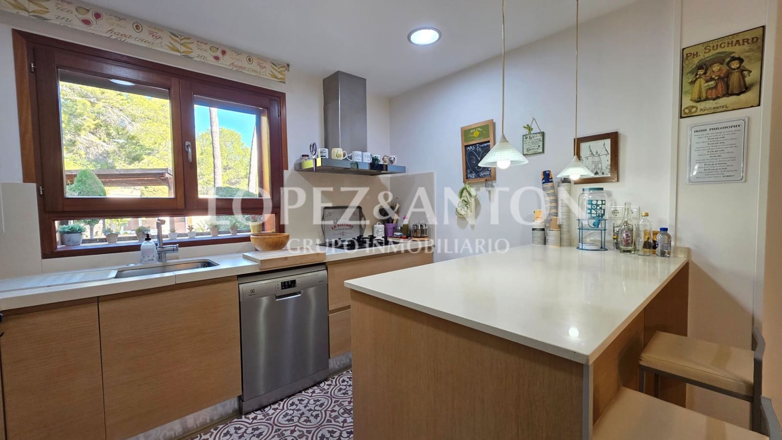 3 soverom Villa til salgs i L'Eliana med svømmebasseng garasje - € 750 000 (Ref: 9410321)