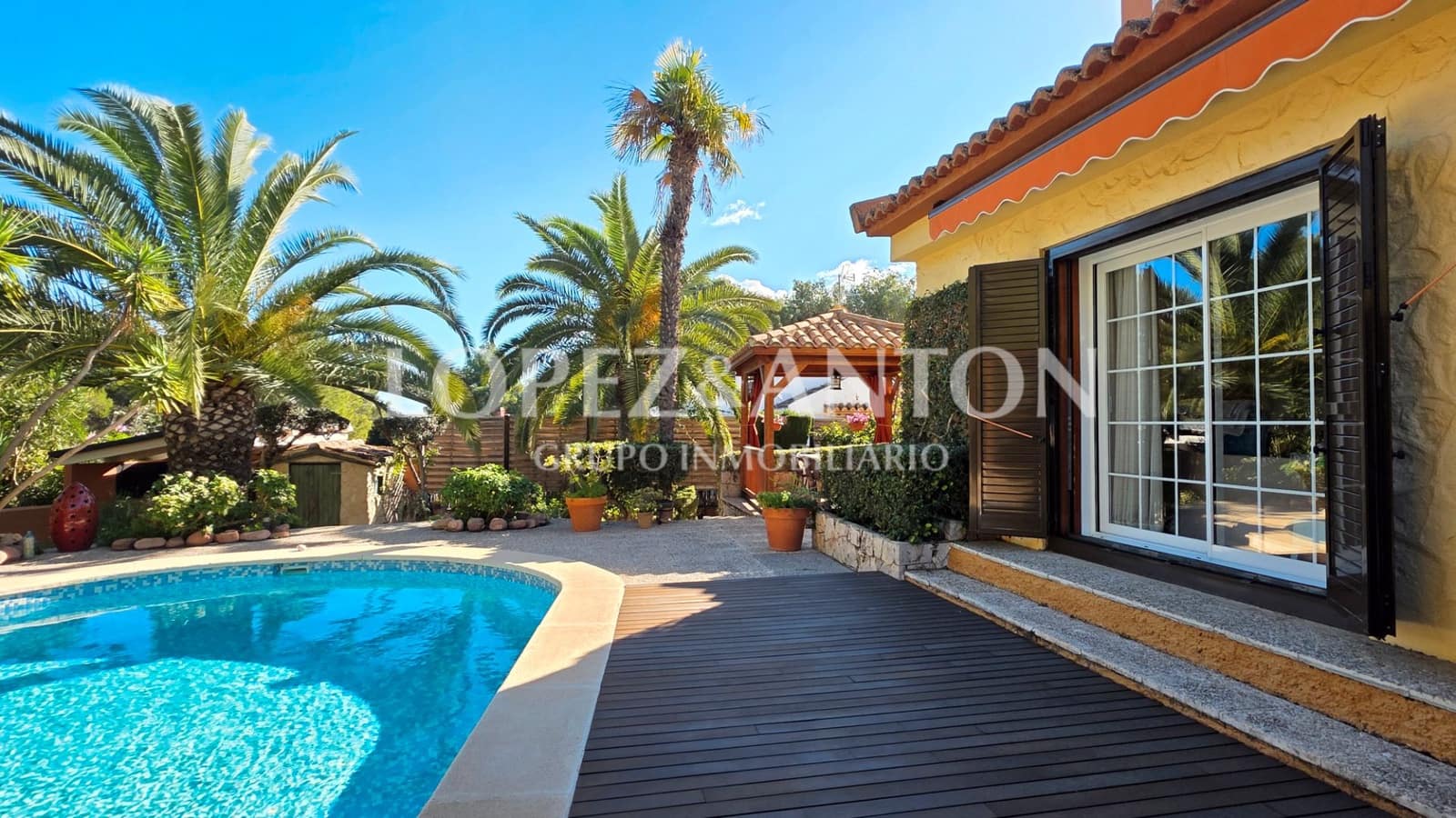 3 soverom Villa til salgs i L'Eliana med svømmebasseng garasje - € 750 000 (Ref: 9410321)