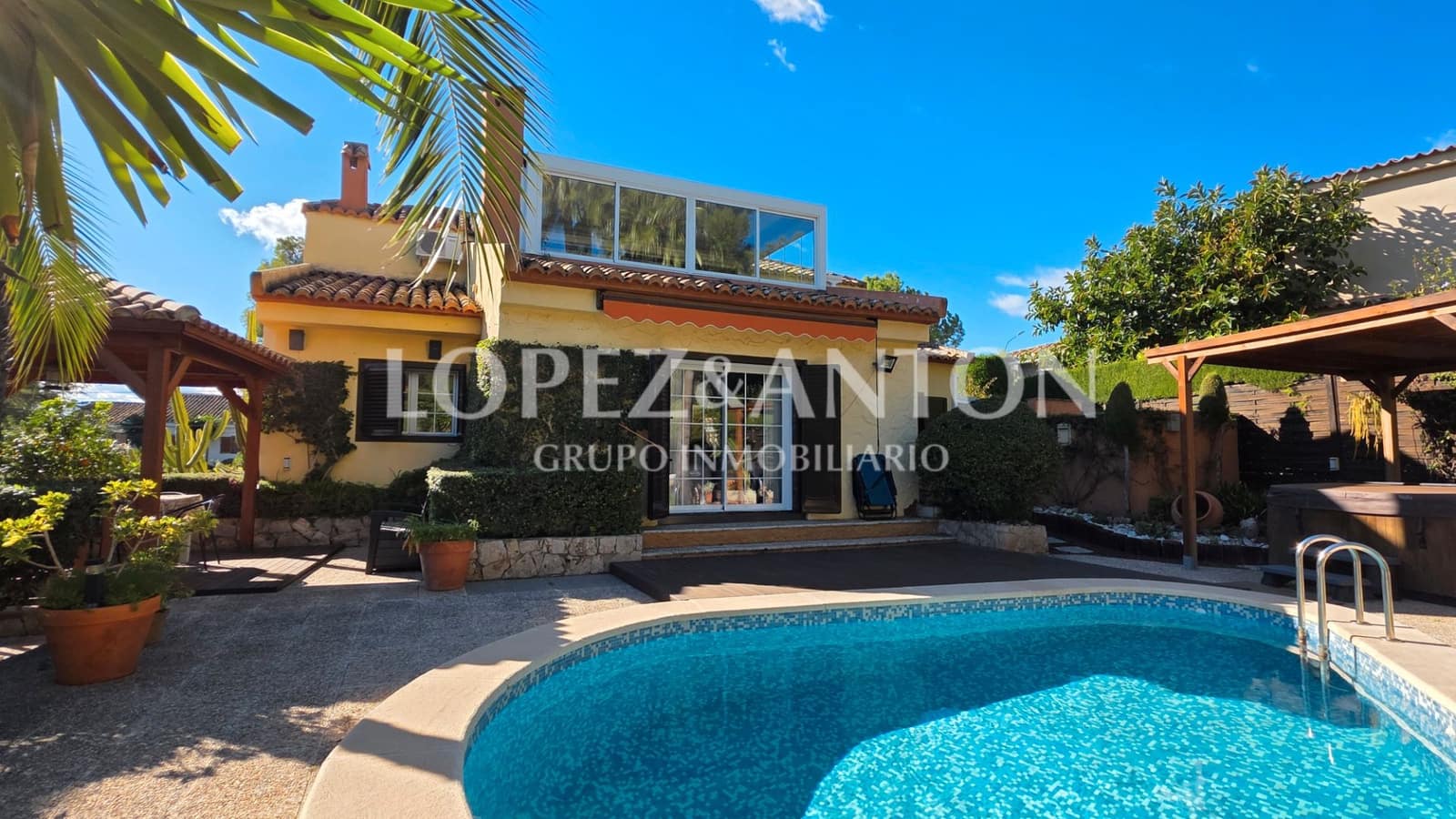 3 soverom Villa til salgs i L'Eliana med svømmebasseng garasje - € 750 000 (Ref: 9410321)