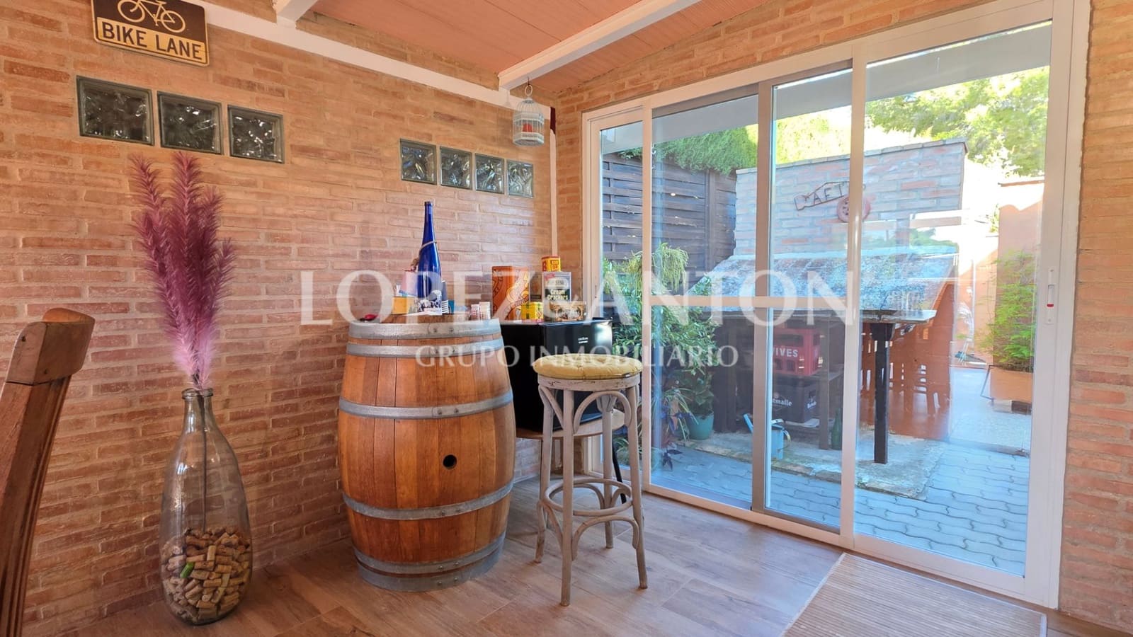 3 soverom Villa til salgs i L'Eliana med svømmebasseng garasje - € 750 000 (Ref: 9410321)