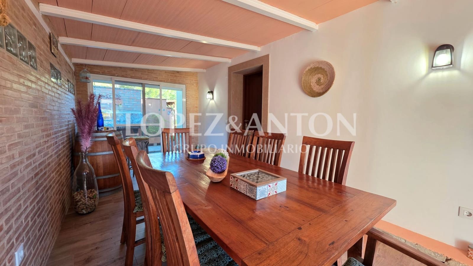 3 soverom Villa til salgs i L'Eliana med svømmebasseng garasje - € 750 000 (Ref: 9410321)