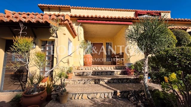 3 soverom Villa til salgs i L'Eliana med svømmebasseng garasje - € 750 000 (Ref: 9410321)