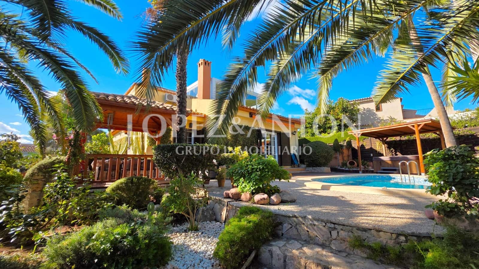 3 soverom Villa til salgs i L'Eliana med svømmebasseng garasje - € 750 000 (Ref: 9410321)
