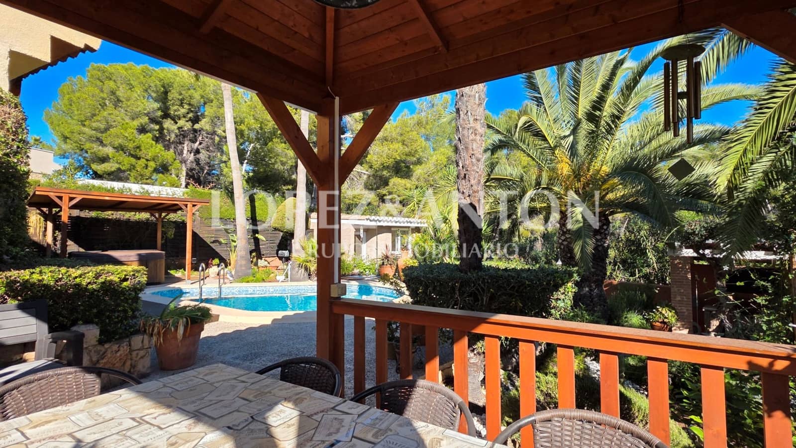 3 soverom Villa til salgs i L'Eliana med svømmebasseng garasje - € 750 000 (Ref: 9410321)