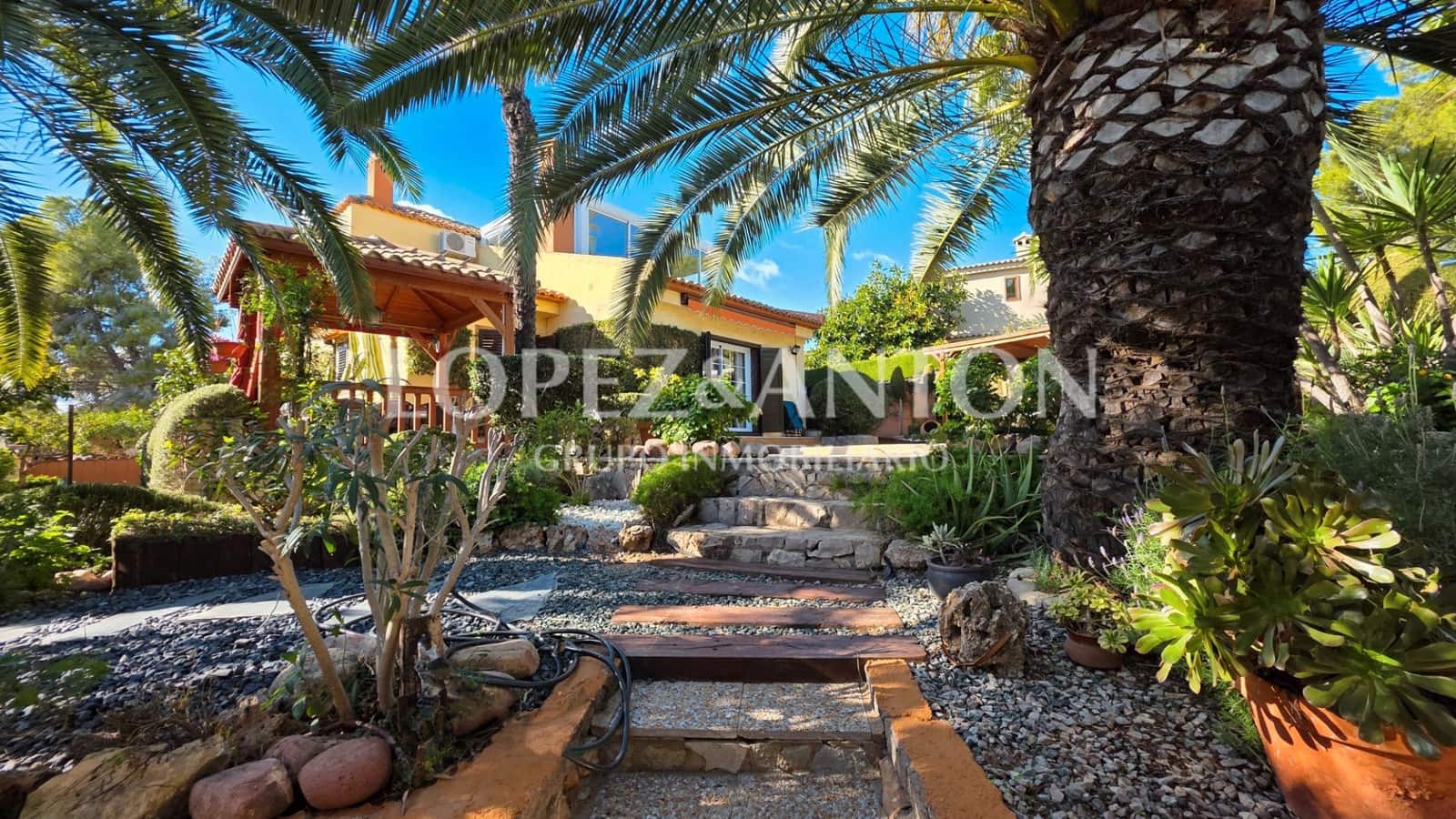 3 soverom Villa til salgs i L'Eliana med svømmebasseng garasje - € 750 000 (Ref: 9410321)