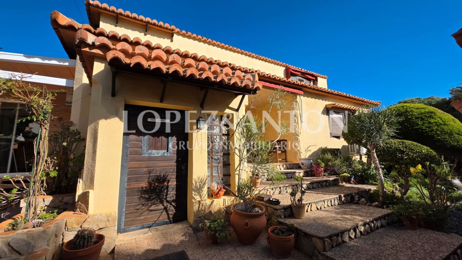 3 soverom Villa til salgs i L'Eliana med svømmebasseng garasje - € 750 000 (Ref: 9410321)