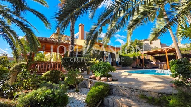 3 soverom Villa til salgs i L'Eliana med svømmebasseng garasje - € 750 000 (Ref: 9410321)