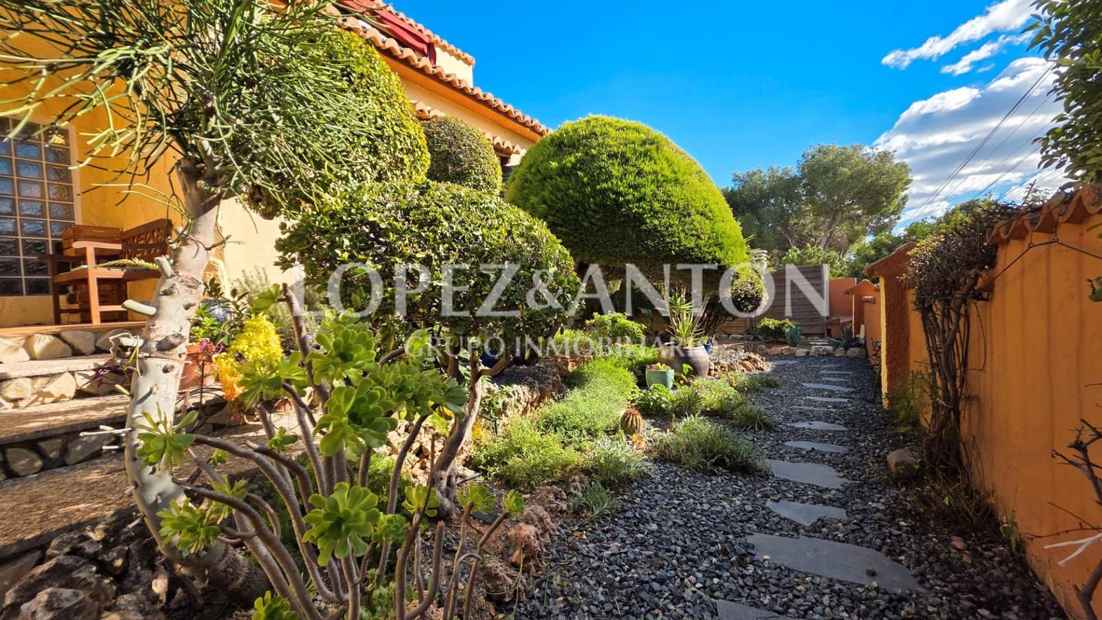 3 soverom Villa til salgs i L'Eliana med svømmebasseng garasje - € 750 000 (Ref: 9410321)