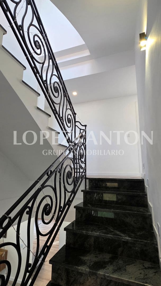 8 Zimmer Villa zu verkaufen in L'Eliana mit Pool Garage - 1.590.000 € (Ref: 9460853)