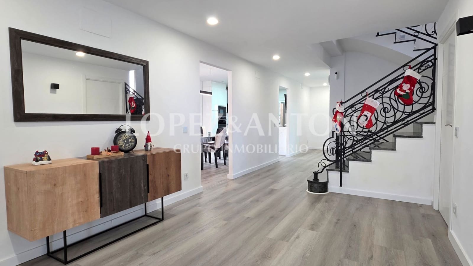 8 Zimmer Villa zu verkaufen in L'Eliana mit Pool Garage - 1.590.000 € (Ref: 9460853)