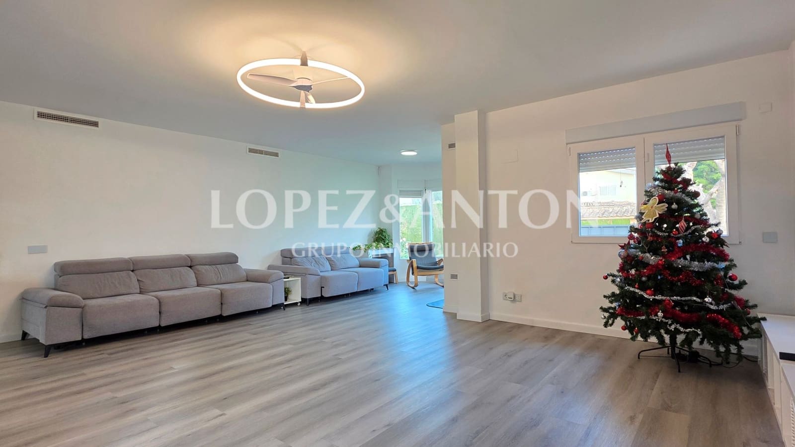 8 Zimmer Villa zu verkaufen in L'Eliana mit Pool Garage - 1.590.000 € (Ref: 9460853)