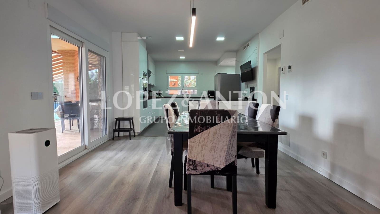 8 Zimmer Villa zu verkaufen in L'Eliana mit Pool Garage - 1.590.000 € (Ref: 9460853)
