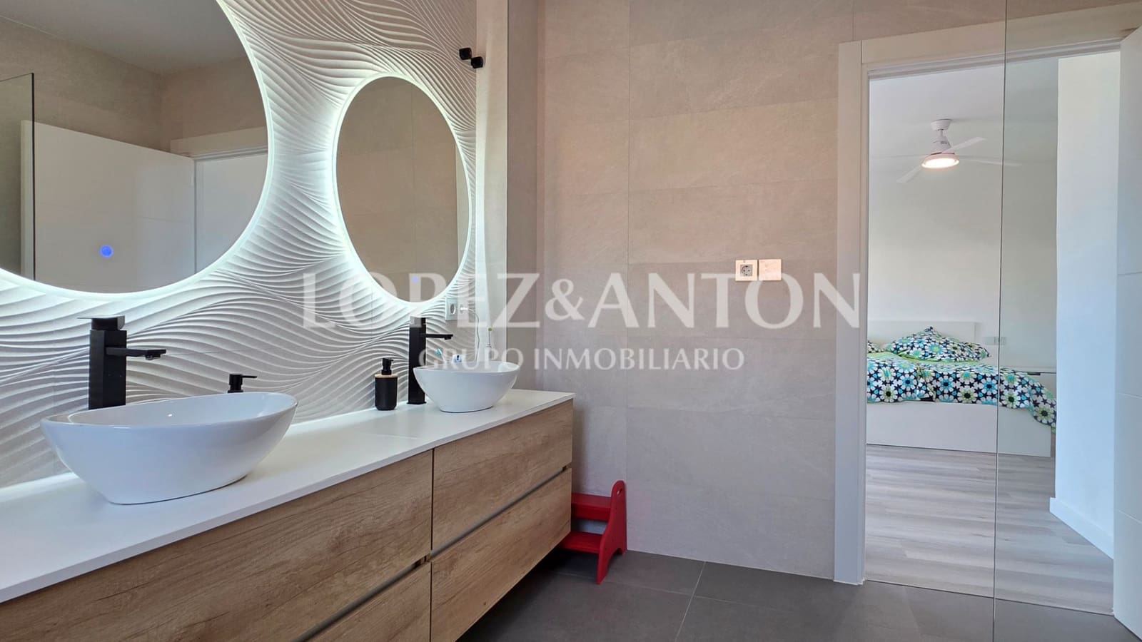 8 Zimmer Villa zu verkaufen in L'Eliana mit Pool Garage - 1.590.000 € (Ref: 9460853)