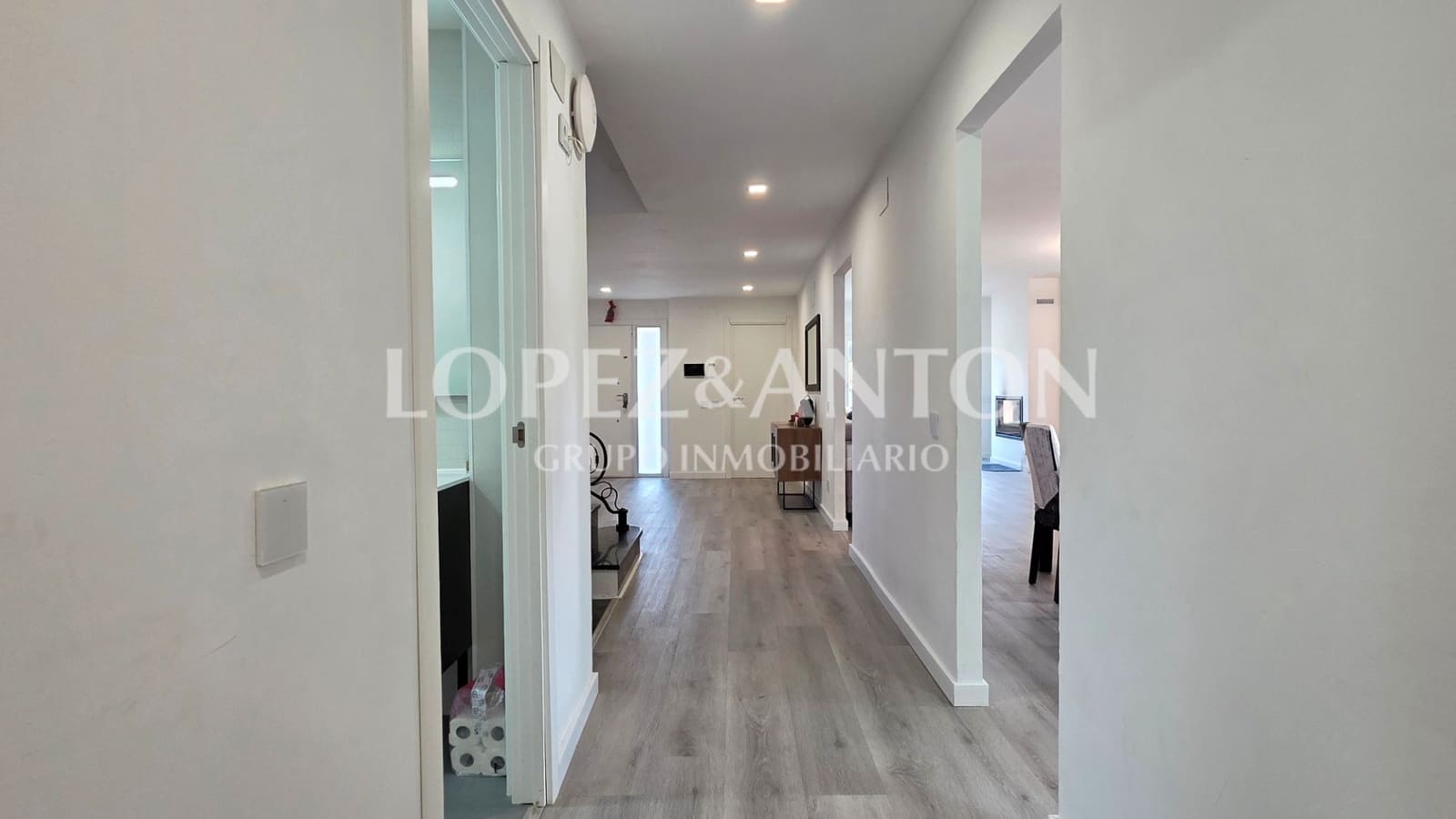 8 Zimmer Villa zu verkaufen in L'Eliana mit Pool Garage - 1.590.000 € (Ref: 9460853)