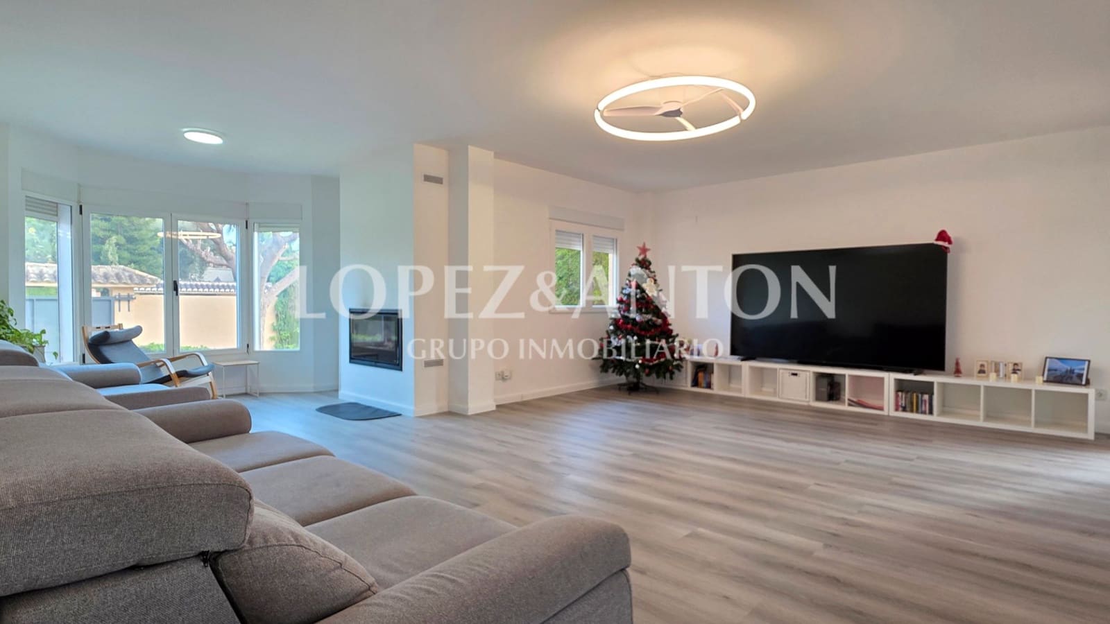 8 Zimmer Villa zu verkaufen in L'Eliana mit Pool Garage - 1.590.000 € (Ref: 9460853)