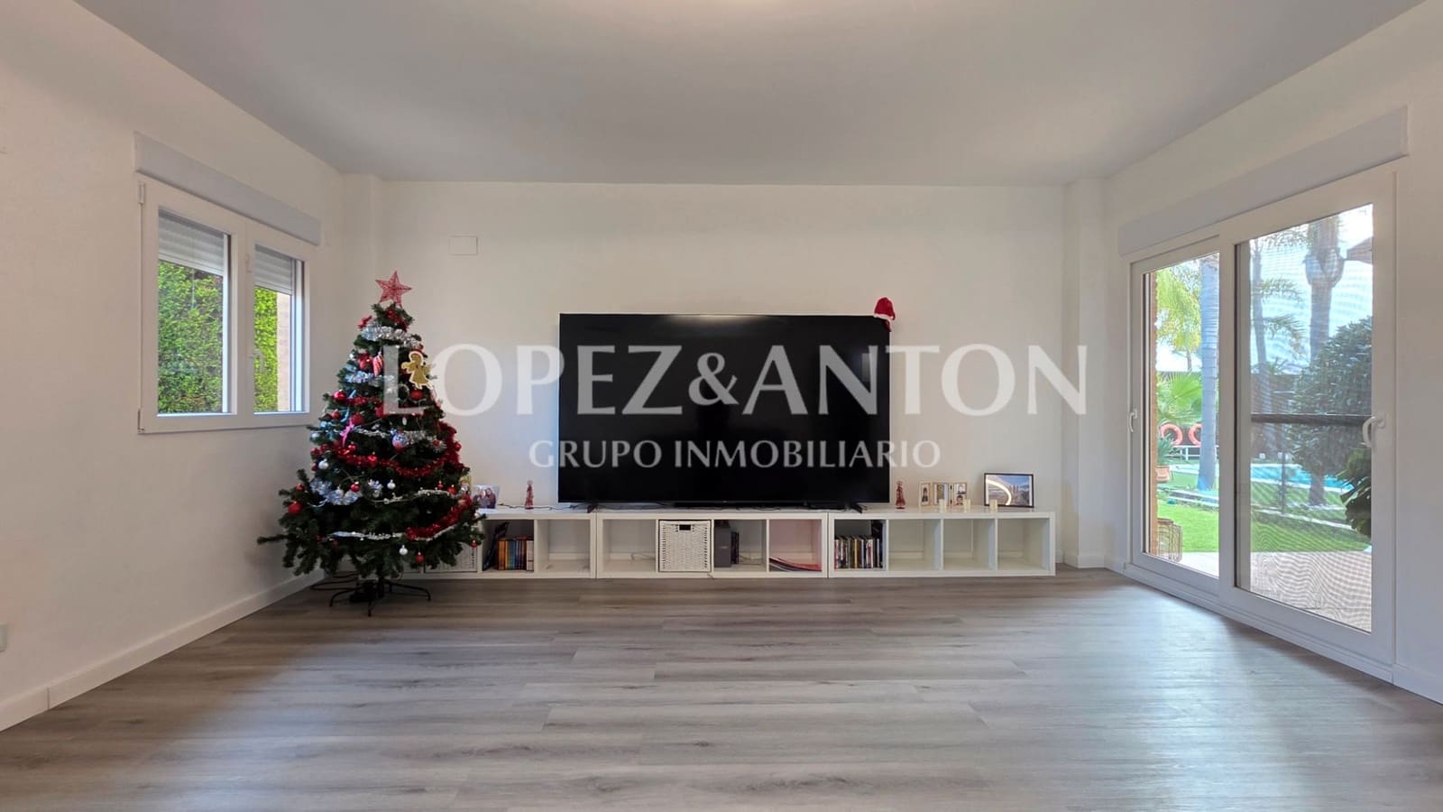 8 Zimmer Villa zu verkaufen in L'Eliana mit Pool Garage - 1.590.000 € (Ref: 9460853)