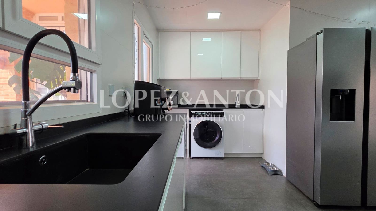 8 Zimmer Villa zu verkaufen in L'Eliana mit Pool Garage - 1.590.000 € (Ref: 9460853)