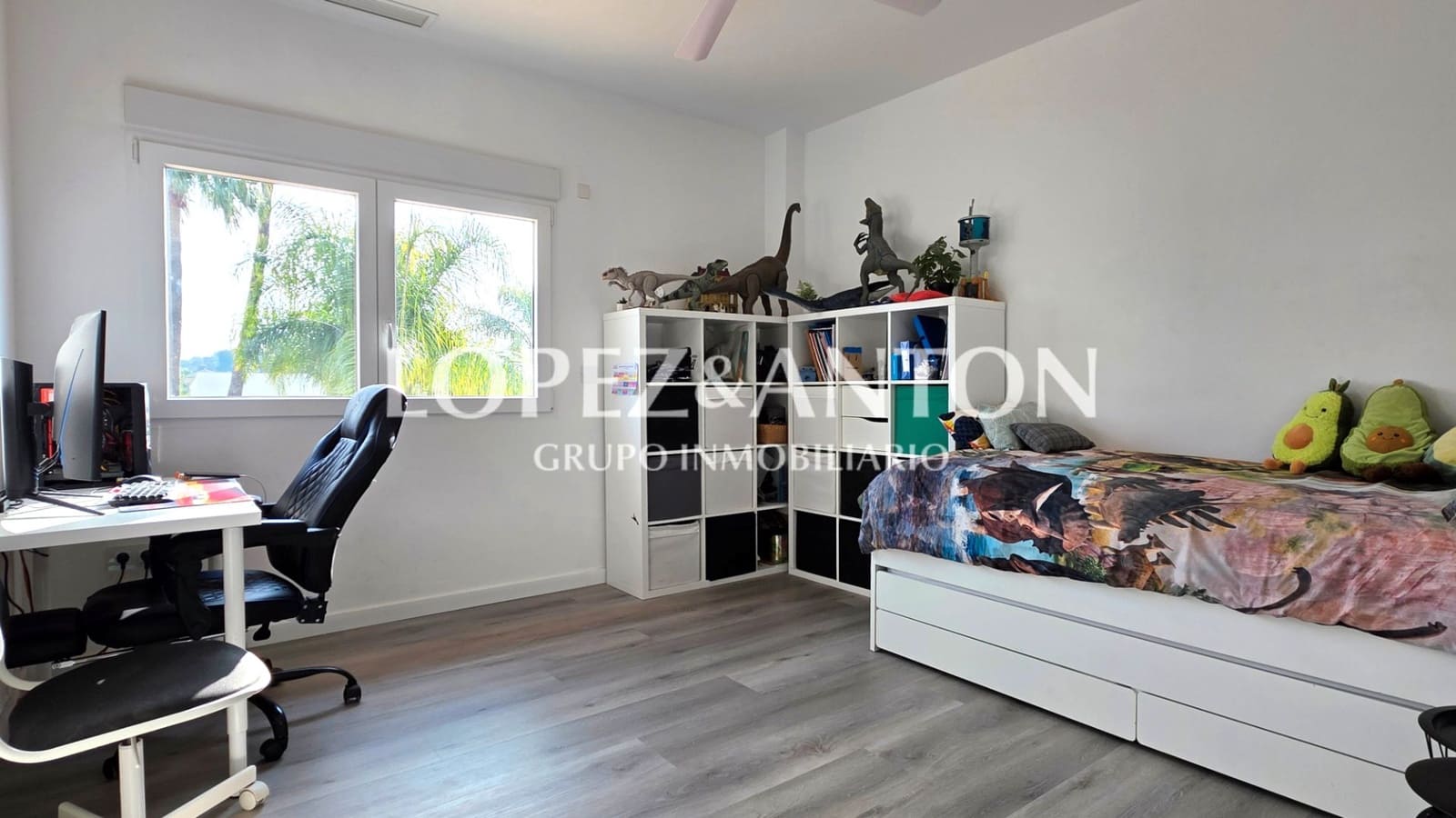 8 Zimmer Villa zu verkaufen in L'Eliana mit Pool Garage - 1.590.000 € (Ref: 9460853)