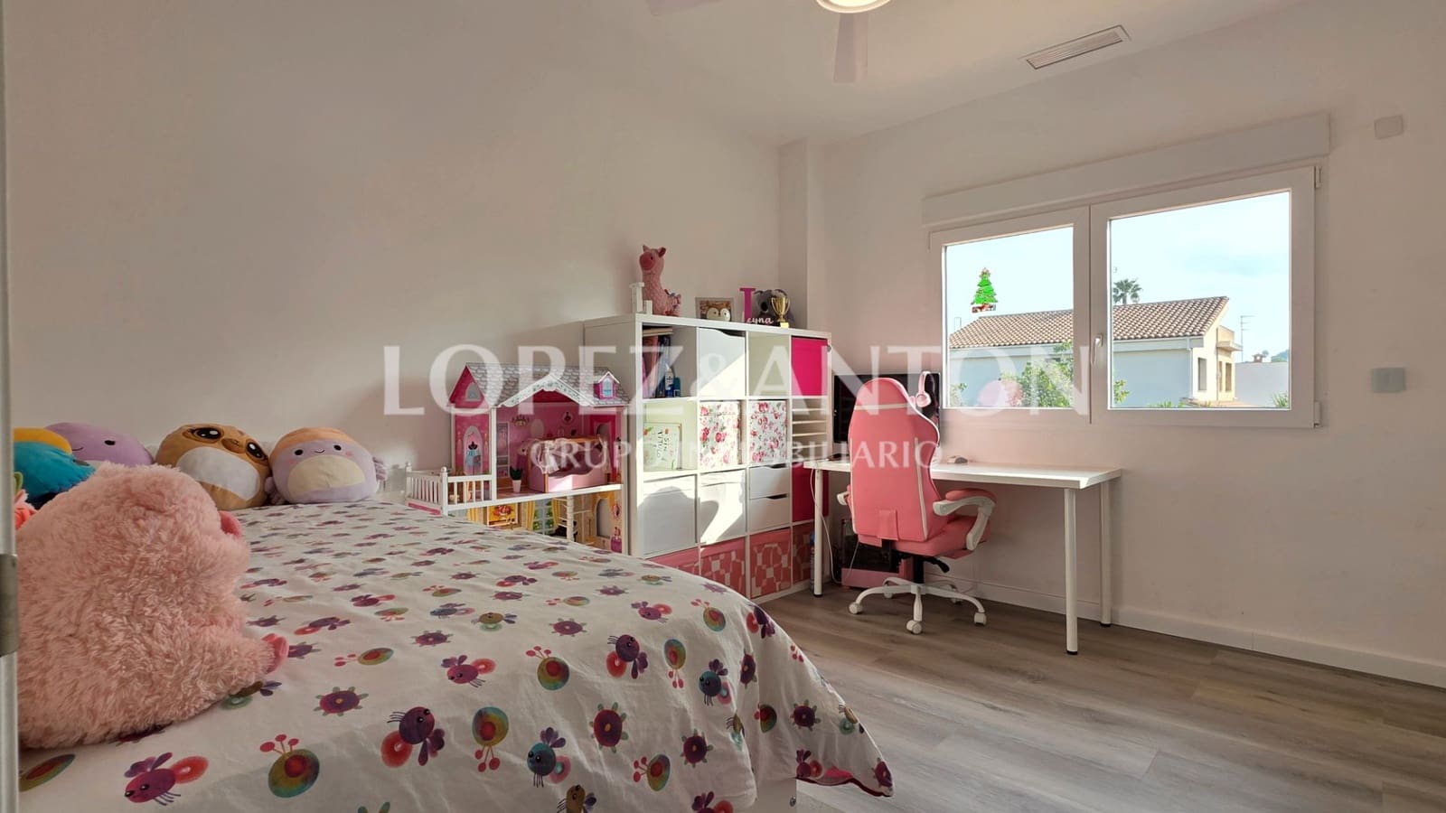 8 Zimmer Villa zu verkaufen in L'Eliana mit Pool Garage - 1.590.000 € (Ref: 9460853)