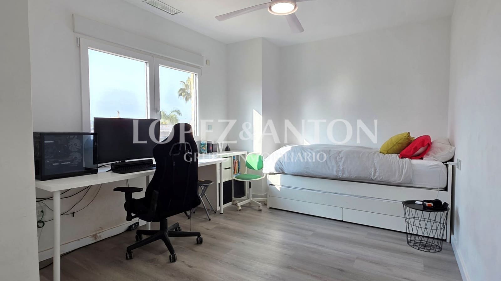 8 Zimmer Villa zu verkaufen in L'Eliana mit Pool Garage - 1.590.000 € (Ref: 9460853)