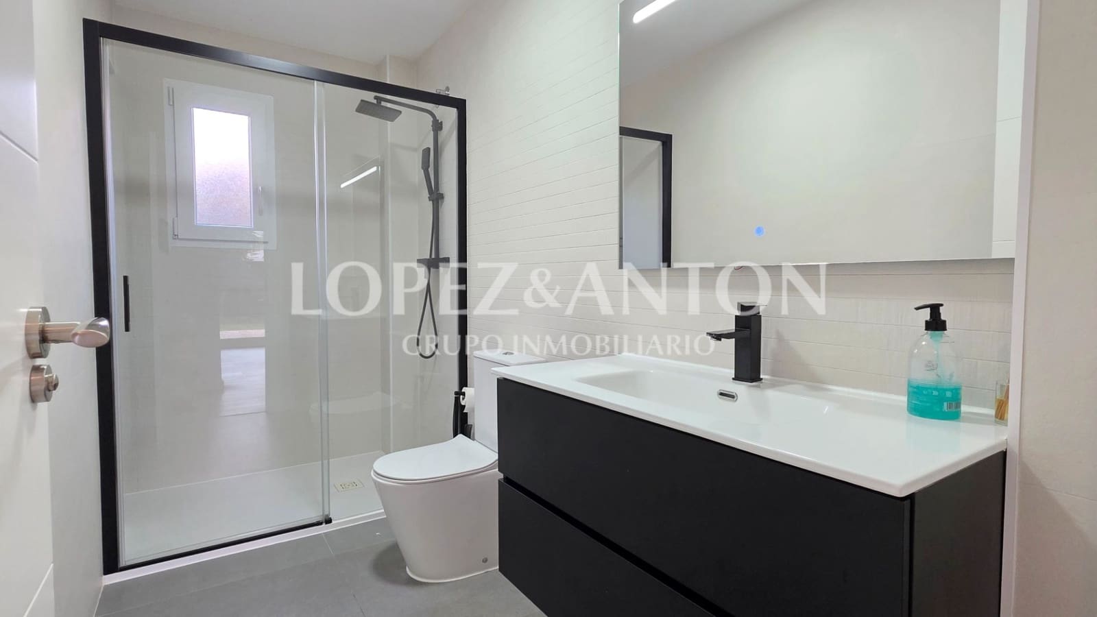 8 Zimmer Villa zu verkaufen in L'Eliana mit Pool Garage - 1.590.000 € (Ref: 9460853)