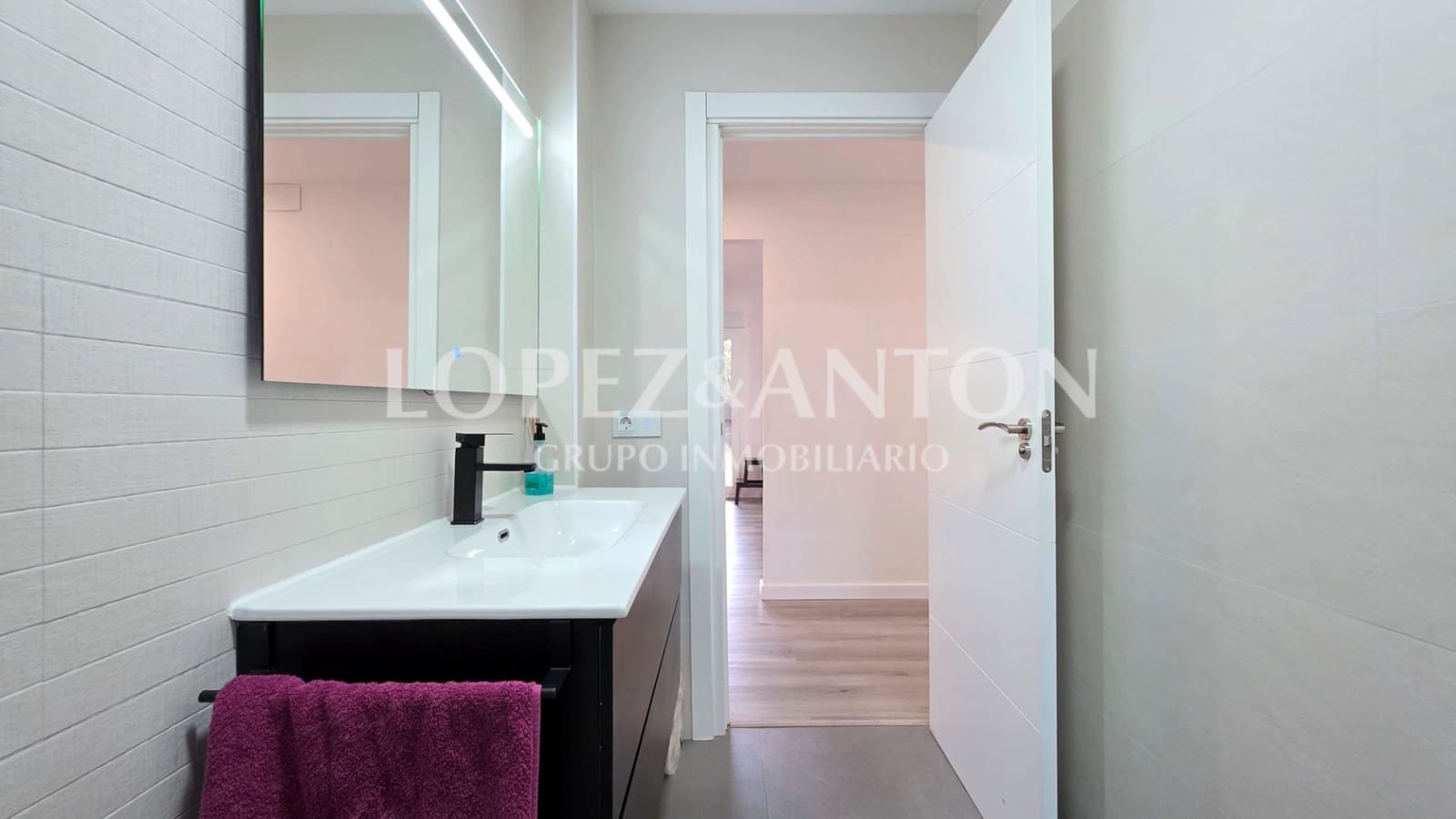 8 Zimmer Villa zu verkaufen in L'Eliana mit Pool Garage - 1.590.000 € (Ref: 9460853)