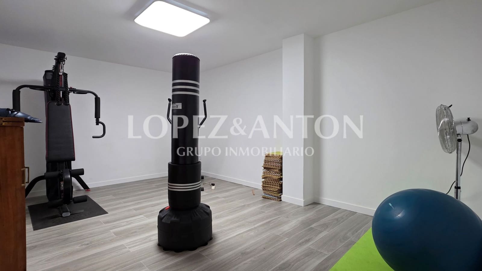 8 Zimmer Villa zu verkaufen in L'Eliana mit Pool Garage - 1.590.000 € (Ref: 9460853)