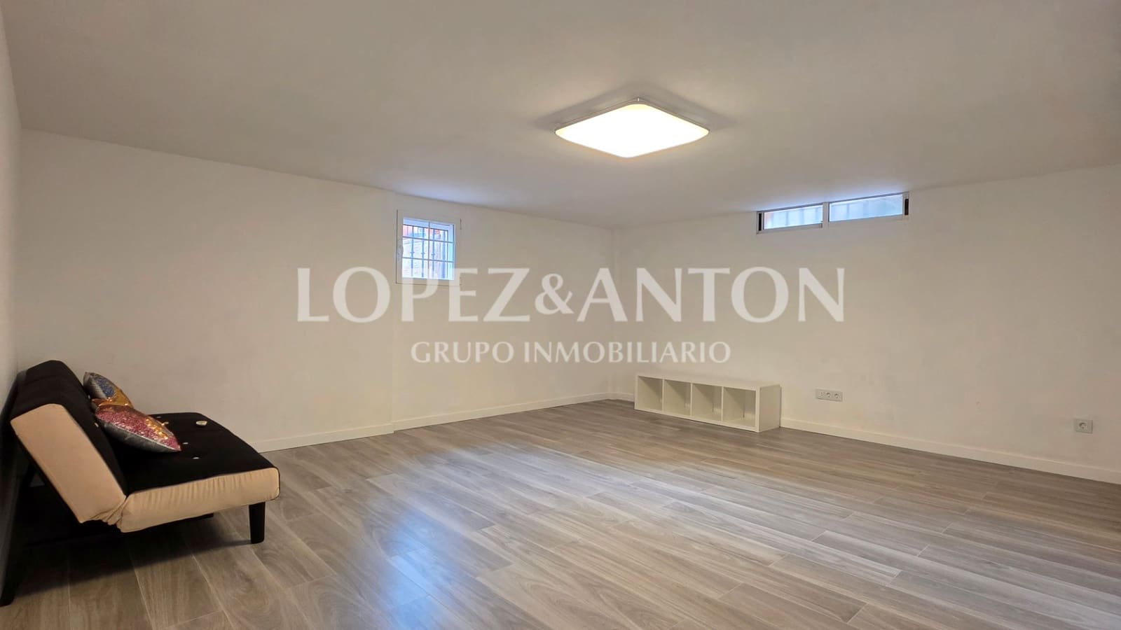 8 Zimmer Villa zu verkaufen in L'Eliana mit Pool Garage - 1.590.000 € (Ref: 9460853)