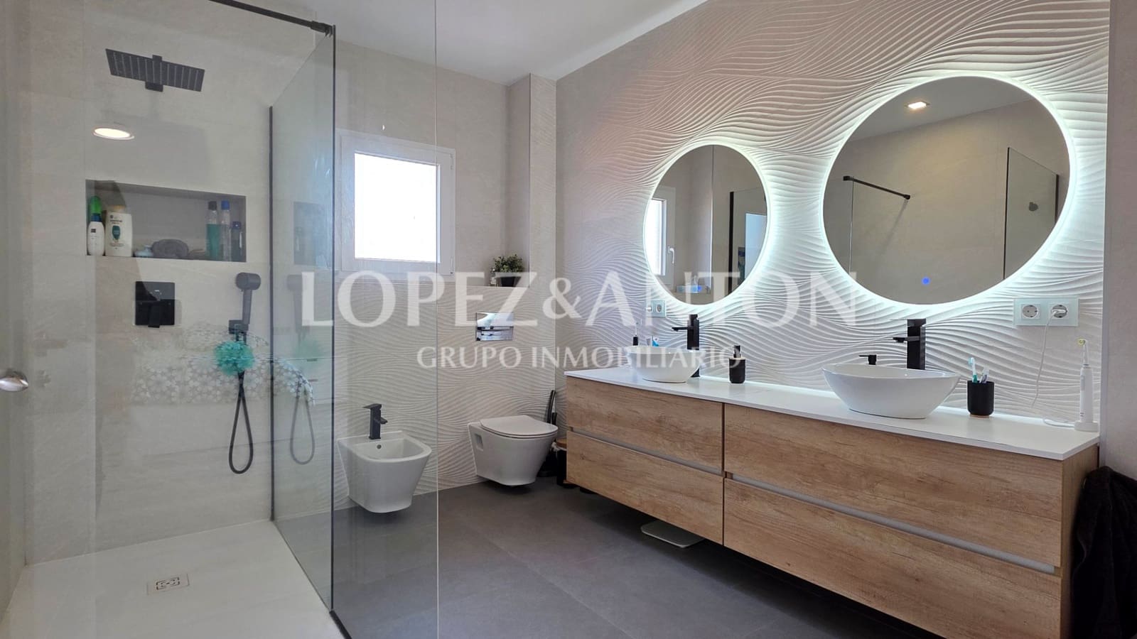 8 Zimmer Villa zu verkaufen in L'Eliana mit Pool Garage - 1.590.000 € (Ref: 9460853)